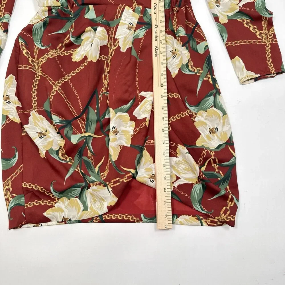 ASTR Dress Size Medium Red Alexis Floral Printed‎ Mini Puff Sleeve Wrap Casual